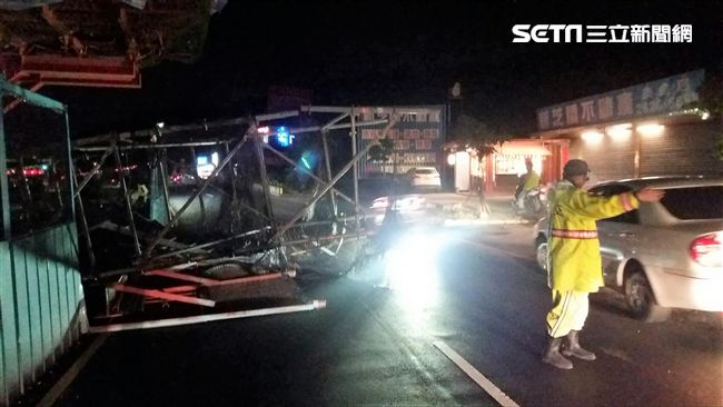 淡海輕軌鷹架再倒塌　聯結車肇事逃逸