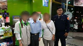 連姓老翁前往超商購買遊戲點數，店員直覺有異報警處理，順利幫連翁保住3萬元（翻攝畫面）