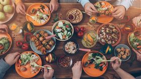 食物,美食,聚餐,朋友（圖／shutterstock／達志影像）