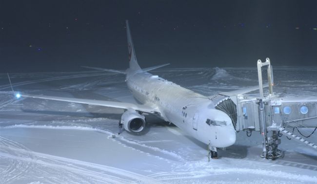 大雪影響北海道交通　六千人留宿機場