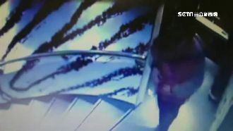 廁所內詐騙取款　爆乳辣妹騙走上百萬