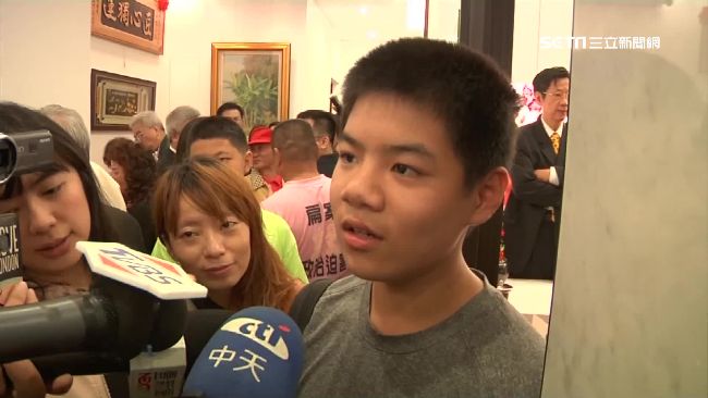 陳幸妤婚後育有3子趙翊安與趙翊廷、趙翊祐,其中長子「第一金孫」的趙翊安,年僅16歲身高就有170公分。(圖/資料照)