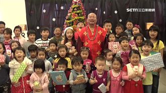 寒冬送溫暖！蓮生活佛贈萬本書做公益