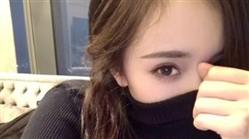 楊冪自拍照。(圖/翻攝自楊冪微博)-http://www.weibo.com/yangmiblog?refer_flag=1001030101_&is_hot=1#1482645426876