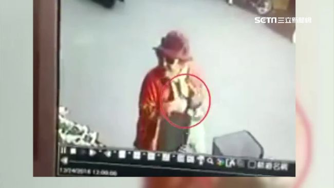 市場買水果　阿嬤將找錢秒夾腋下行騙