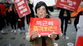南韓民眾抗議朴槿惠（圖／路透社／達志影像）
