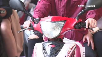 單手騎車挨罰1萬2　騎士批政府搶錢