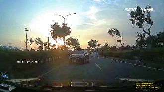 19歲女錯路逆向硬闖　駕駛熱心救援