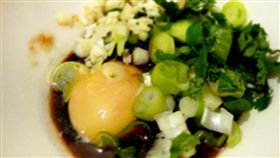 沙茶醬+蛋黃(圖／攝影者Una Pan, flickr CC License)
https://www.flickr.com/photos/unapan/4250574280/