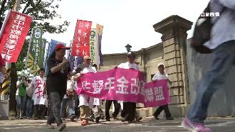 勞公教年金保費擬漲　拚30年不破產