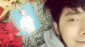 小炳，余俊賢（圖／翻攝自小炳 余俊賢臉書）