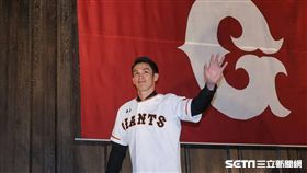 台灣旅日棒球好手陽岱鋼加盟東京讀賣巨人記者會 圖／記者林敬旻攝