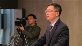 台美深化軍事交流  陸國台辦表反對
美國2017年度國防預算案首次納入美台高層軍事交流內
容，中國大陸國台辦發言人安峰山（前）28日重申，大
陸反對美台進行任何形式的官方往來和軍事聯繫。
中央社記者尹俊傑北京攝  105年12月28日