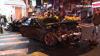 男酒駕撞爛2台BMW　闖紅燈拒酒測