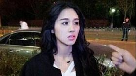 最美小三街頭遭元配暴打　站起來美貌臉蛋驚豔全場／翻攝自youtube－