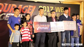 經典賽官方加油團（圖／記者王怡翔攝）