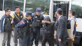 香港東方明珠石油主席黃煜坤綁架案，當時在菲律賓幕後操控的主嫌甘俊松，今天搭乘專機遣返回台（翻攝畫面）