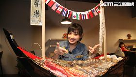 饗樂火鍋,巨無霸海鮮船,鐵達尼巨蝦,龍蝦,伊比利豬。（圖／記者簡佑庭攝）