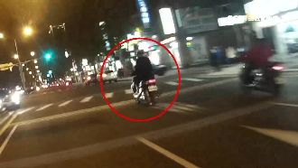 轉彎未讓直行車　害騎士雷殘重傷