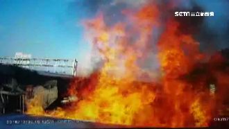 貨車遭撞燒成火球　駕駛「搏命」逃生