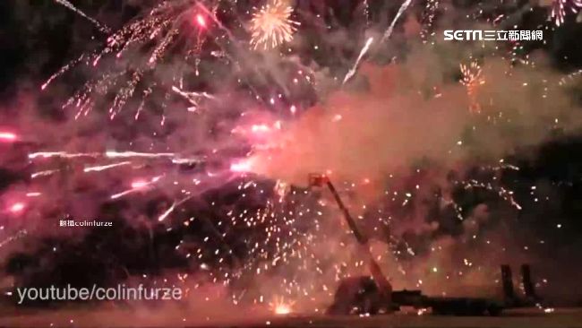 最強煙火！仙女棒風火輪煙火照亮天空