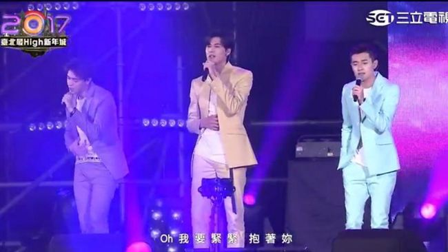 SpeXial熱力唱跳　帥翻跨年夜