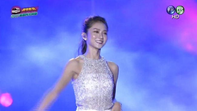 周子瑜在台跨年？豆花妹仙女下凡獻唱