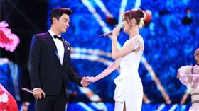 羅晉,唐嫣（圖／翻攝自東方衛視微博）