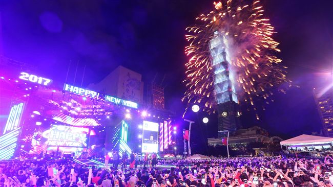 影+圖／101絢麗煙火點亮新台灣！