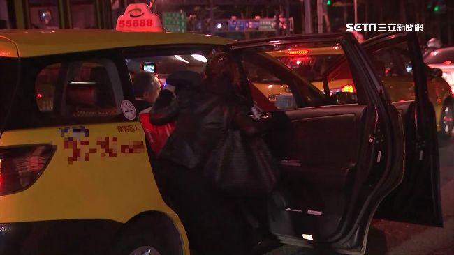 跨年散場計程車被搶光！返家路好難