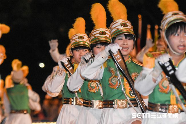 元旦升旗典禮，北一女樂儀隊表演 圖／記者林敬旻攝