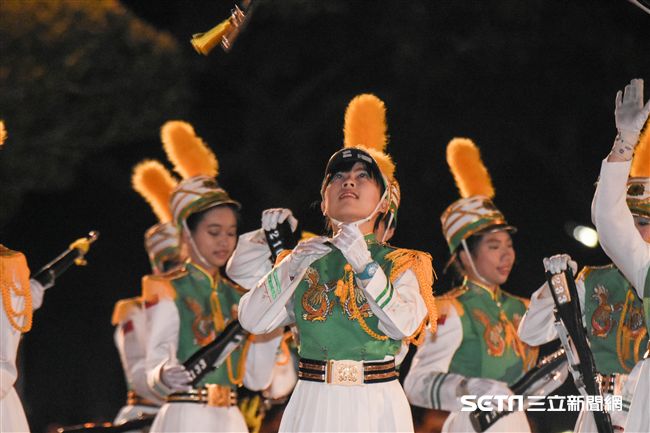 元旦升旗典禮，北一女樂儀隊表演 圖／記者林敬旻攝