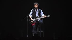 五月天RE:LIVE復刻演唱會台北最終場元旦開唱,重現1999年首場大型演唱會盛況