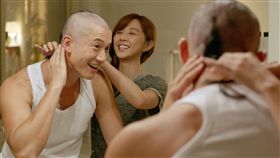 幫吳慷仁剃光頭　邵雨薇下手超自信 圖／緯來電影提供