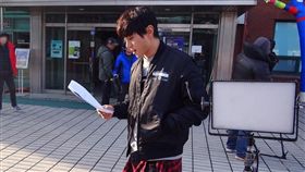 黃致列
https://www.facebook.com/HCYTWfanclub/photos/a.162272620808956.1073741828.162265874142964/350163362019880/?type=3&theater