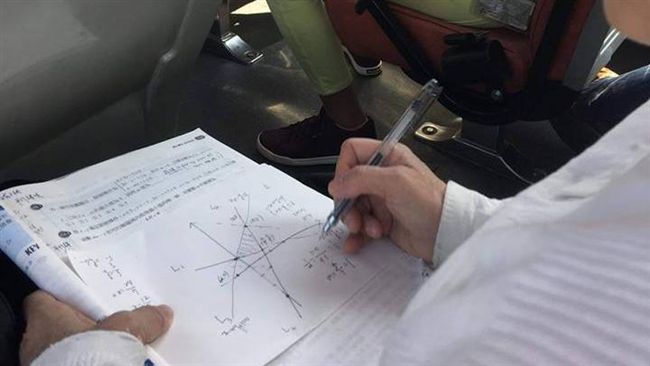 公車上驚見阿嬤做這件事　網友全跪了