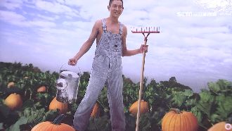 2017新曆曝光！華仔化身性感農夫