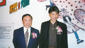 老夫子哈媒體3日證實，第一代「老夫子」漫畫家王家禧（左）在美國時間元旦上午5時57分，因年老器官衰竭安詳離開人世，享壽93歲。（老夫子哈媒體提供）／中央社