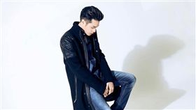 韓流男女神都愛它！腳踩保時捷　周湯豪帥到讓妳不想分手Diadora