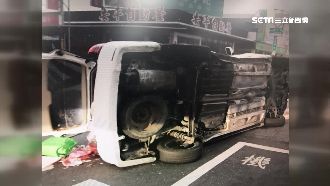 酒駕逆向還開超快　保時捷撞翻休旅車