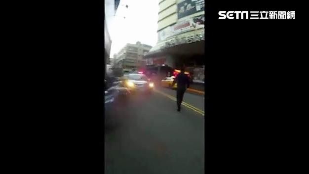 屁孩虧妹想加LINE　友擋駕爆衝突