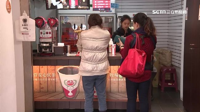 飲料店掀起「自助風」　店員出一張嘴