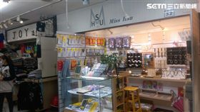 西門町徐姓女店長遭陌生禿頭怪男搭訕，對方還表示想跟她一起睡，讓她感到十分害怕。（楊忠翰攝）