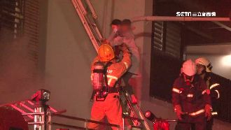 5層樓公寓起火　消防員急救出8月嬰