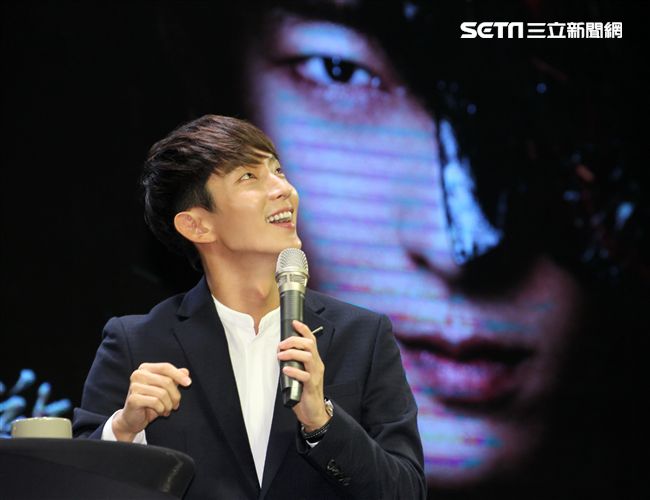 韓劇「步步驚心 麗｣男主角李準基來台會粉絲。（記者邱榮吉/攝影）