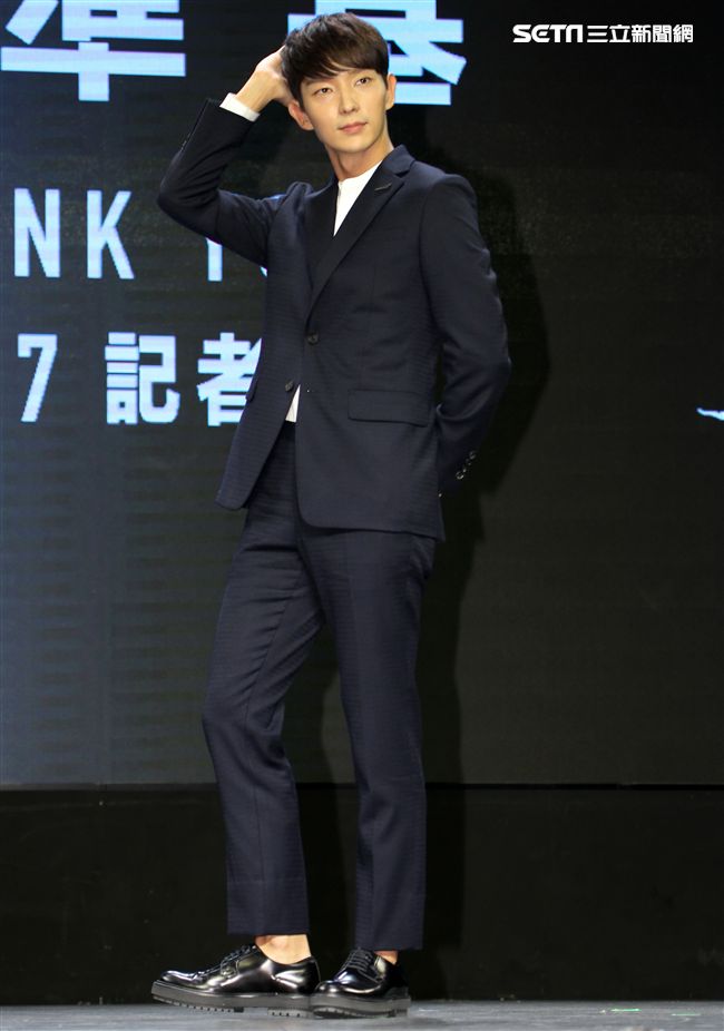 韓劇「步步驚心 麗｣男主角李準基來台會粉絲。（記者邱榮吉/攝影）