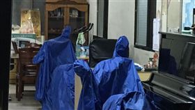 澎湖2家人燒炭身亡　里長急赴現場（駐地拍攝）