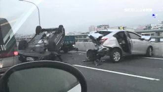 酒駕又超速！台74線連撞4車翻車