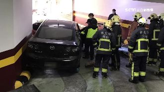 車上坡突熄火　維修員棄車逃生遭夾傷