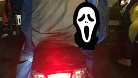 雨天,機車,騎士,咒怨,鬼,小孩,孩子,驚悚,俊雄,雨衣,爆料公社 圖／翻攝自爆料公社